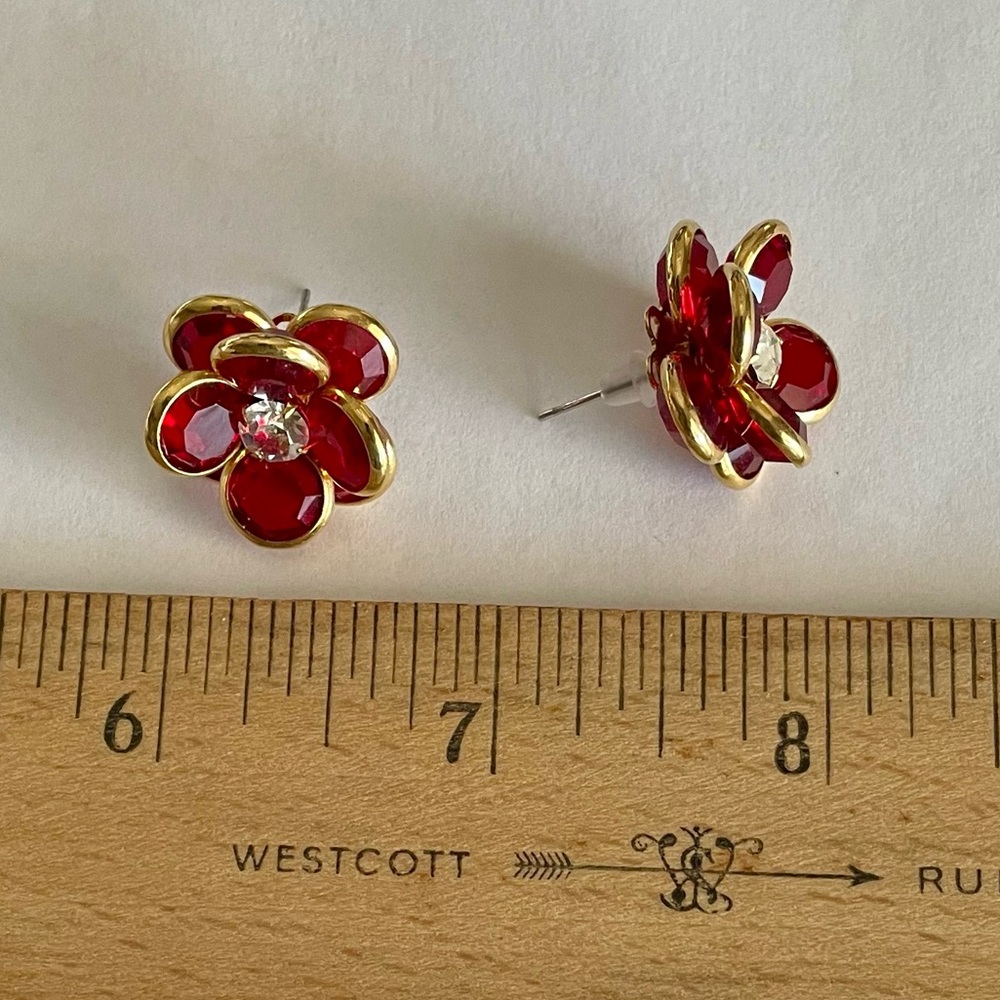 Vintage Avon Red and Clear Crystal Flower Post Earrings With Goldtone - Picture 3 of 4